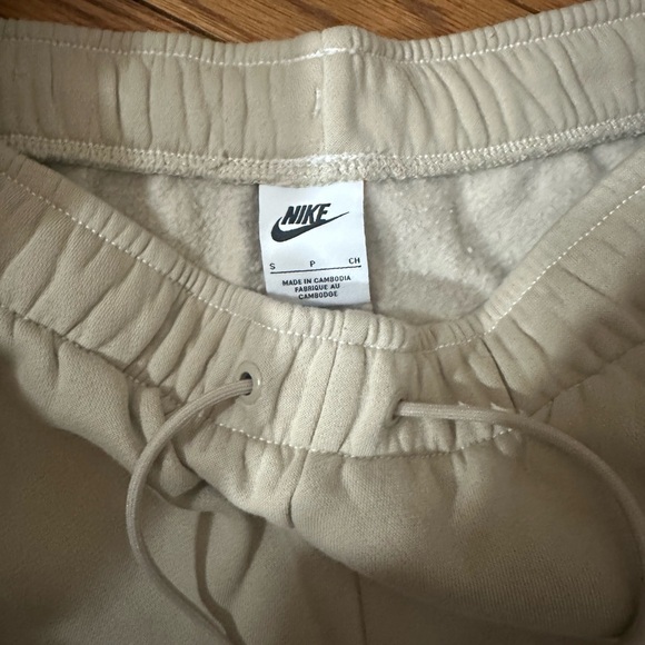 Nike Tracksuit - Picture 4 of 4